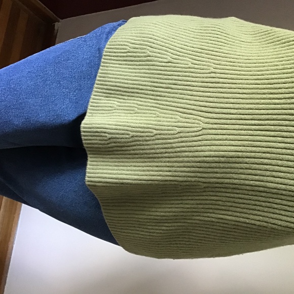 Rena Rowan %100 Merino Wool sleeveless sweater - Picture 10 of 12